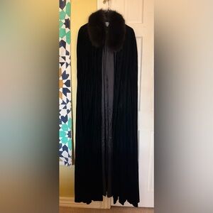 VINTAGE AJ Bari Black Velvet Cape